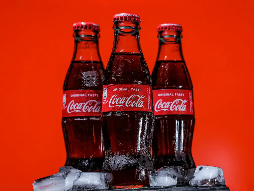 unsplash_qy4vrr2qi3M_coca cola.jpg.jpg.jpg.jpg.jpg.jpg.webp