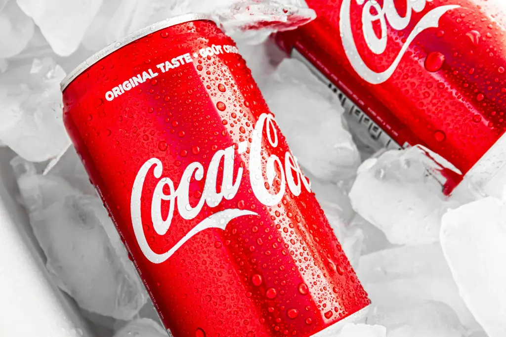 unsplash_wQFmDhrvVSs_coca cola.webp